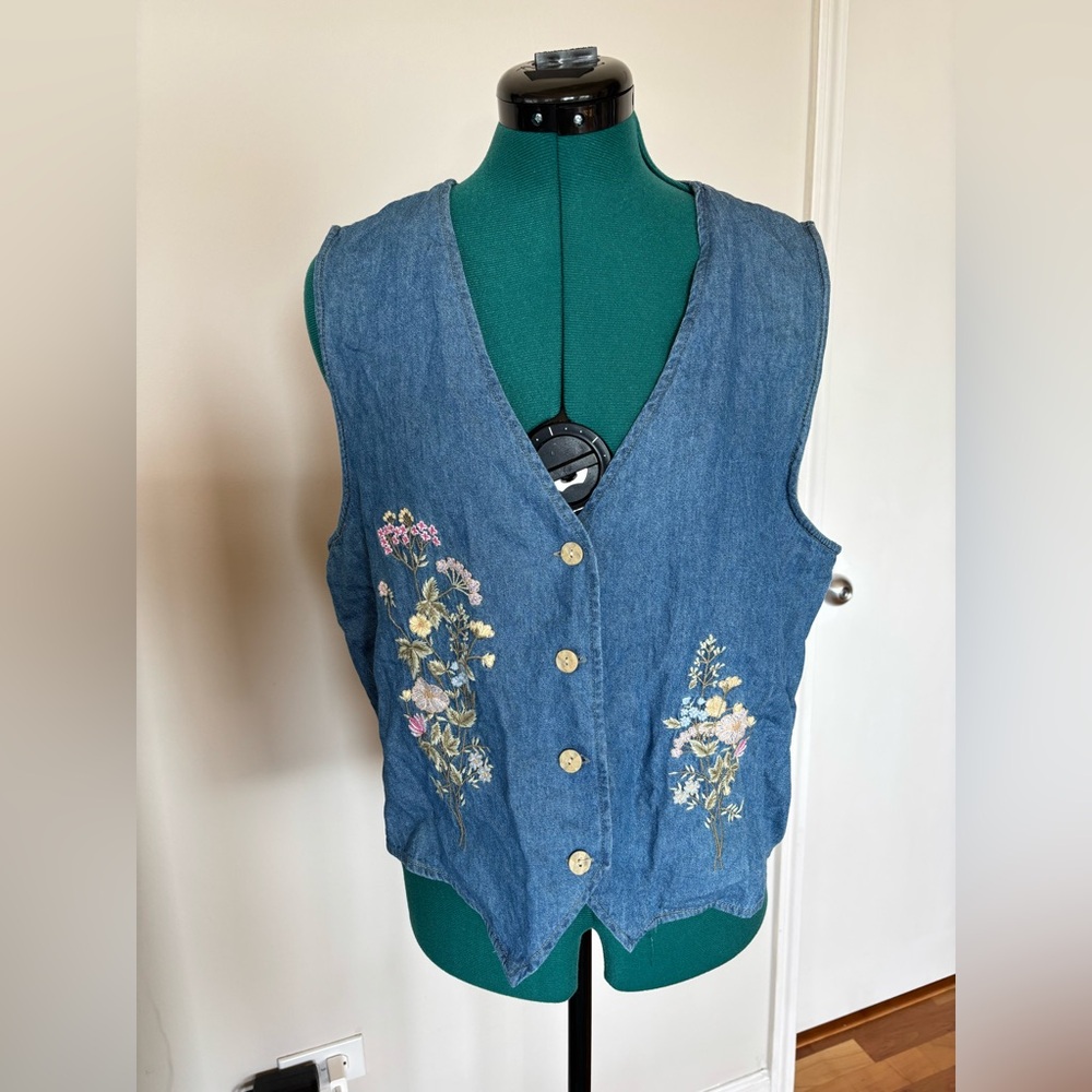 Stonybrook ✨Vintage✨ Floral Embroidered Denim Vest, Y2K